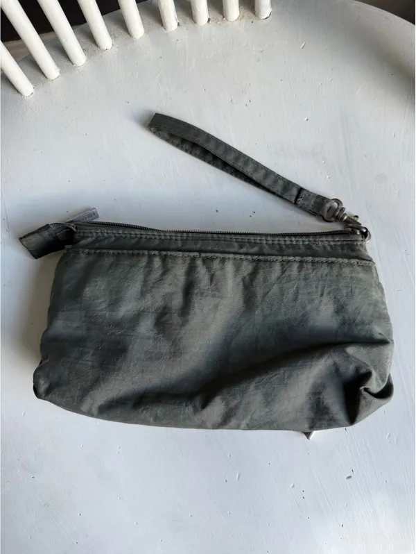 Baggallini Gray Wristlet Organizer with Yellow Interior - Image 2