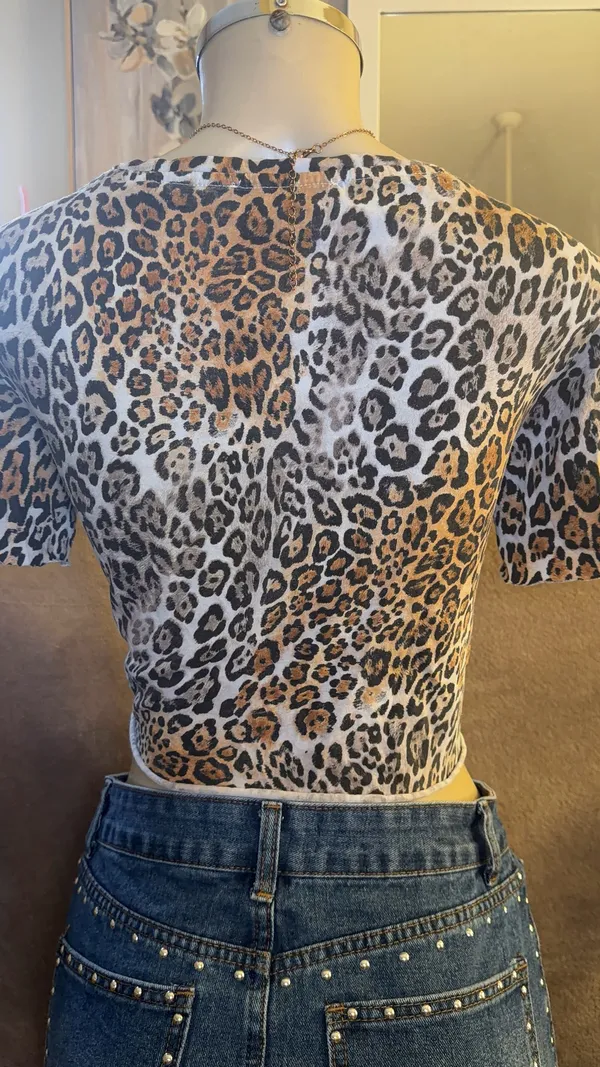 GUESS Beach Leopard Print Logo Crop Top Shirt Size XS - Image 6