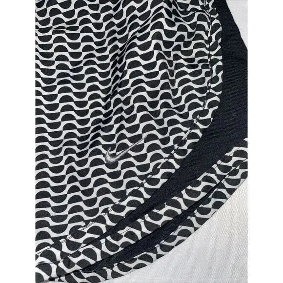 Nike Dri-Fit Running Athletic Women's Black‎ White Shorts Size XS - Image 2
