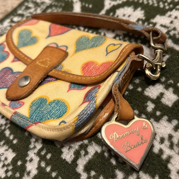 Vintage Dooney & Bourke Heart Wristlet - Image 2