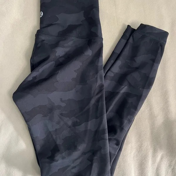 🖤 Lululemon Align High-Rise Leggings – Black Camo | Size 4 🖤 - Image 2