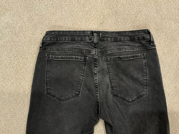 Forever 21 Low-Rise Bootcut Jeans - Image 7