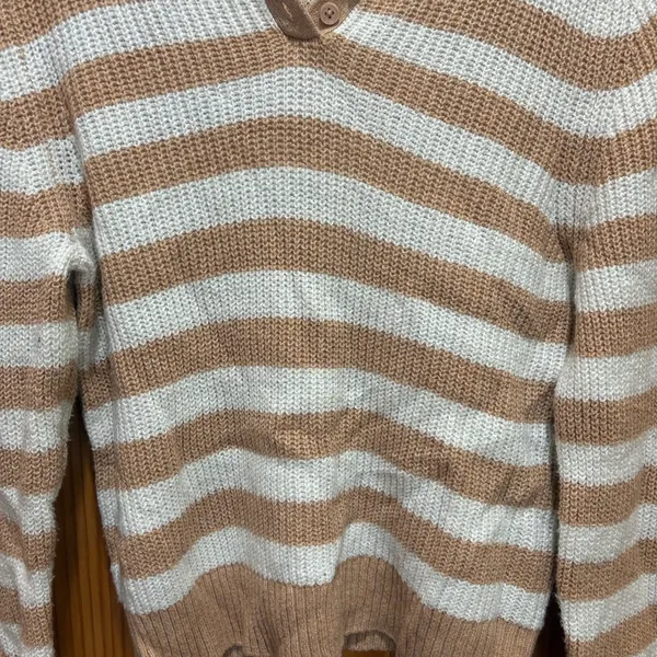 American Eagle Size XL Tan and White Collared Pullover Sweater Top. - Image 3