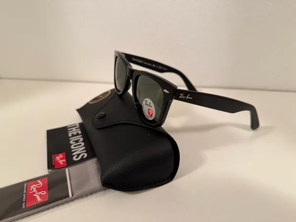Rayban Wayfarer Sunglasses Polarized - Image 5