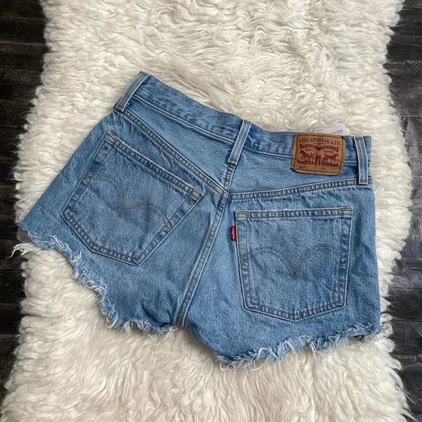 LEVI'S 501 MEDIUM WASH BLUE DENIM SHORTS BUTTON FLY HIGH RISE CASUAL BASIC Y2K - Image 6