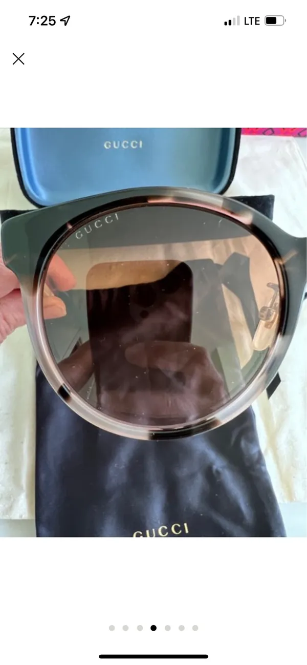Gucci Sunglasses Women’s in case  - Image 3