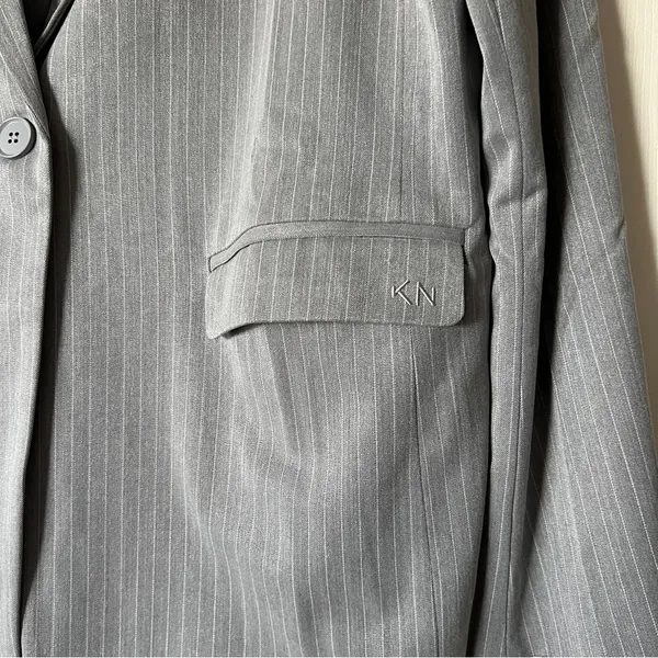Klassy Network Gray Pinstripe Blazer Women’s Size L NWT - Image 7