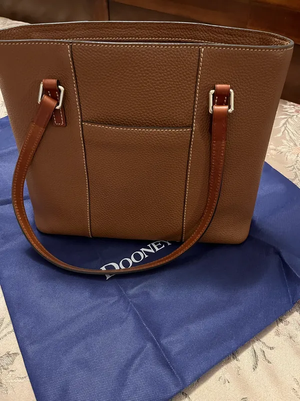 Dooney & Bourke Purse Leather Lexington  - Image 4