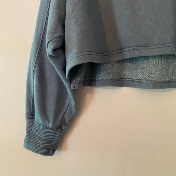 Free People Movement Blue Cropped V-neck Sweatshirt Loungewear Women's size XS - Image 4