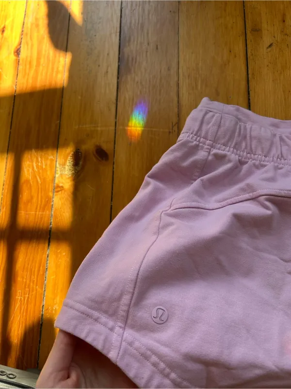 Lululemon Inner Glow High-Rise Shorts 10 pink, stain - Image 3