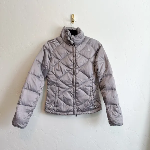 The North Face | Goose Down‎ 550 Silver Quilted Puffer Jacket, size XS - Image 3