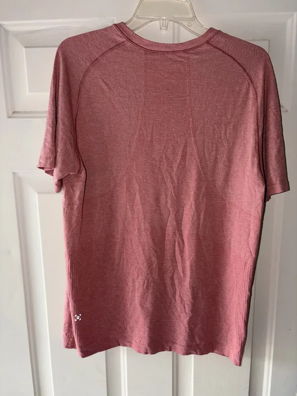 Peloton X Lululemon Men's Short Sleeve Tee size M - Image 2