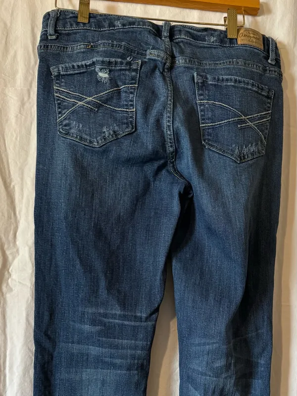 Distressed Skinny Jeans – Aeropostale – Size 12 - Image 2