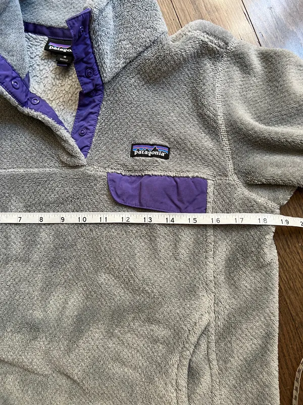 Patagonia Gray and purple fleece 1/4 snap fleece sweatshirt women’s medium - Image 3