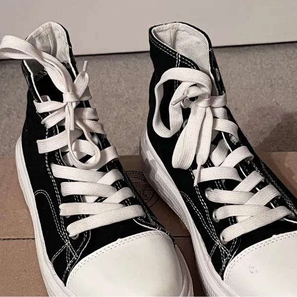 SHEIN Women's Casual Lace-up High Top Canvas Shoes - Image 7