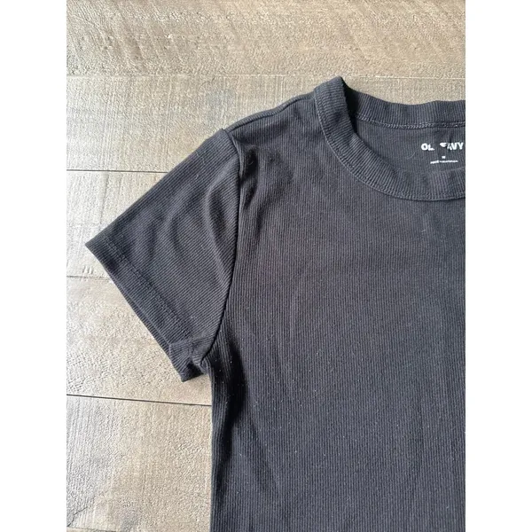 Old Navy‎ Women's Black Ribbed Short Sleeve Tee Size Medium - Image 3