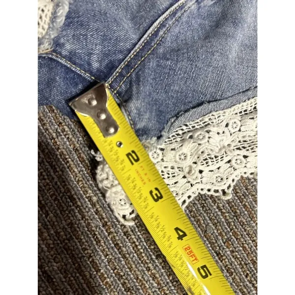Free People Jean Shorts Denim Lace Hem Size 29 Distressed Festival Boho Country - Image 5