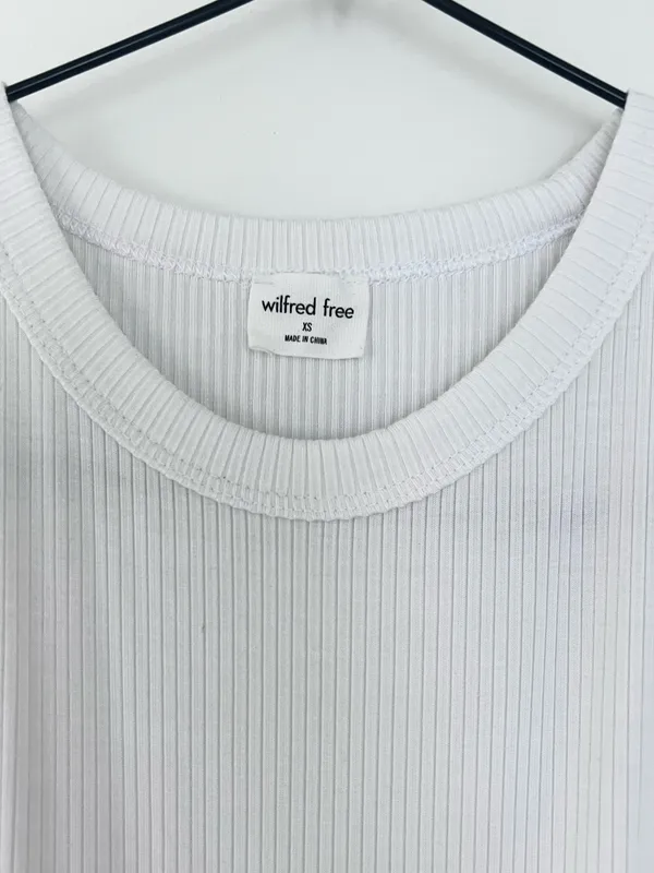 Wilfred Free White ribbed Aritzia tank top - Image 2
