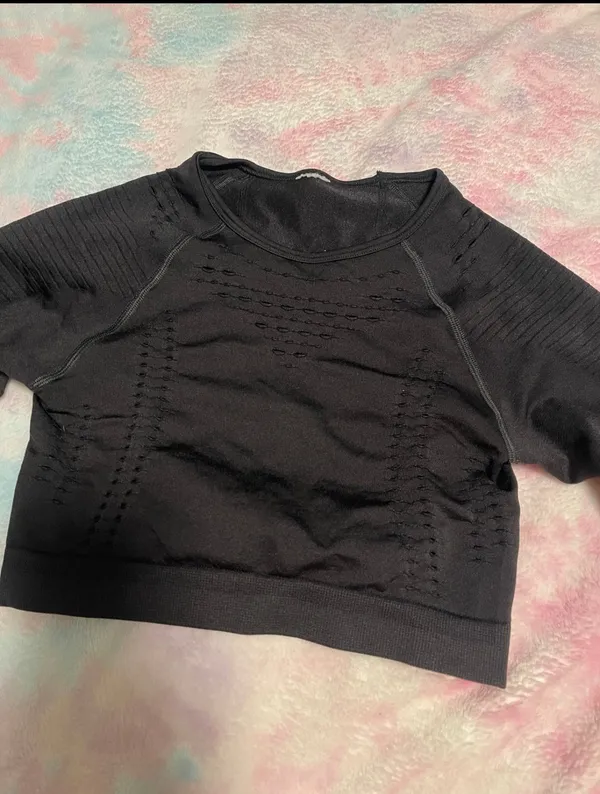 Gymshark crop top - Image 2