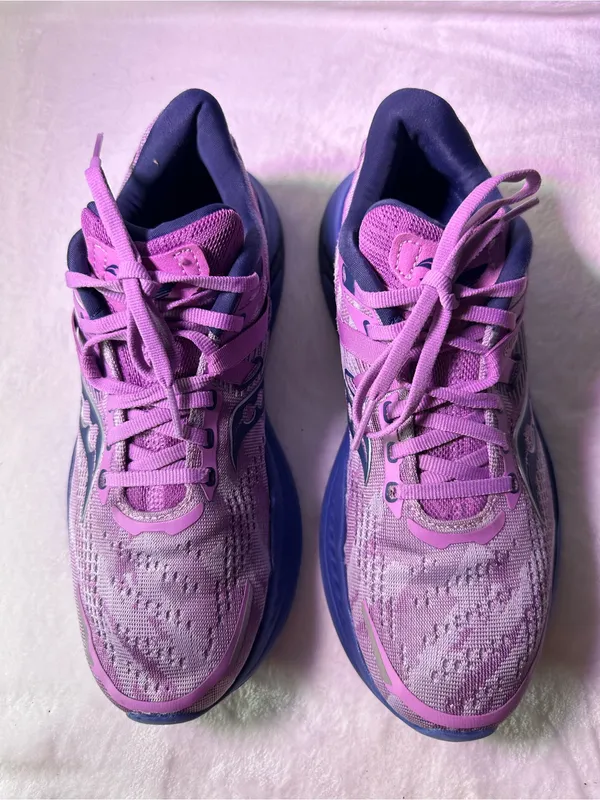 Saucony Women's Pink and Blue Running Shoe - PWRRUN Cushioning - Image 4