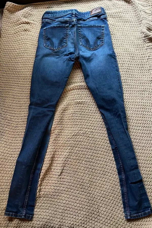 Hollister Jeans - Image 4