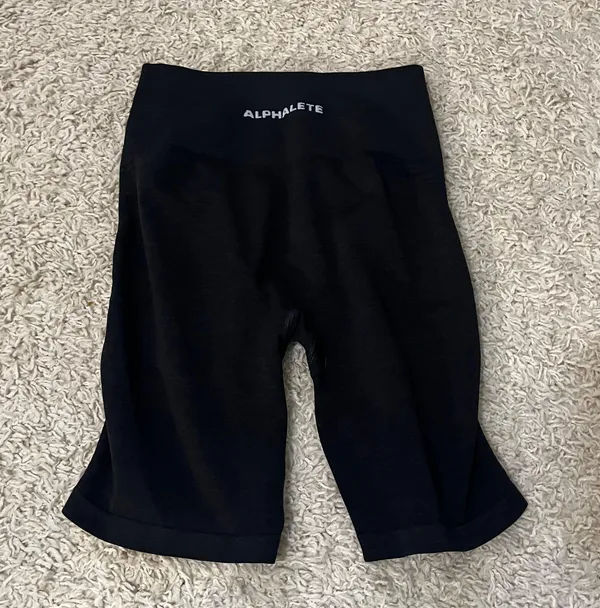 Alphalete Amplify Biker Shorts Size Medium - Image 2