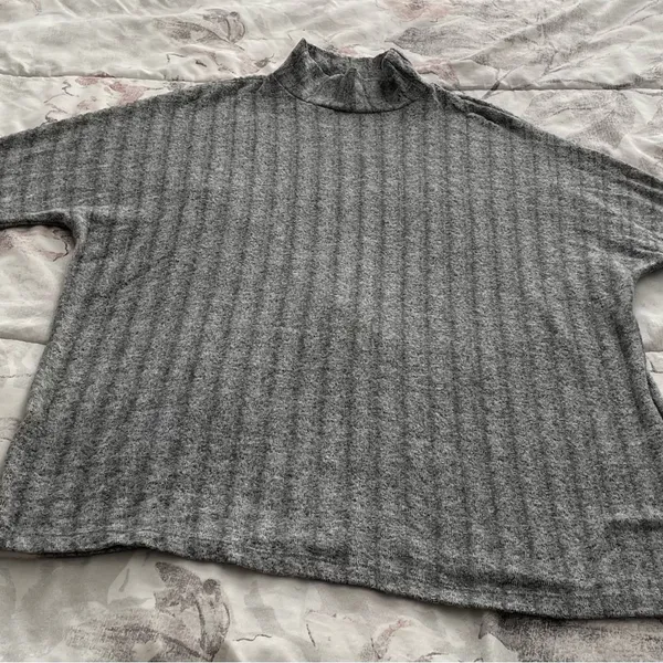 Anthropologie Eri+Ali Fiona Hacci gray ribbed mock neck sweater, size M comfy - Image 15