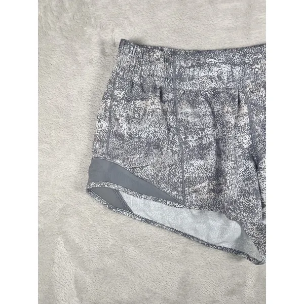 Lululemon Hotty Hot Short II 4" LR 10 Frozen Vista Alpine White Arctic Grey - Image 2
