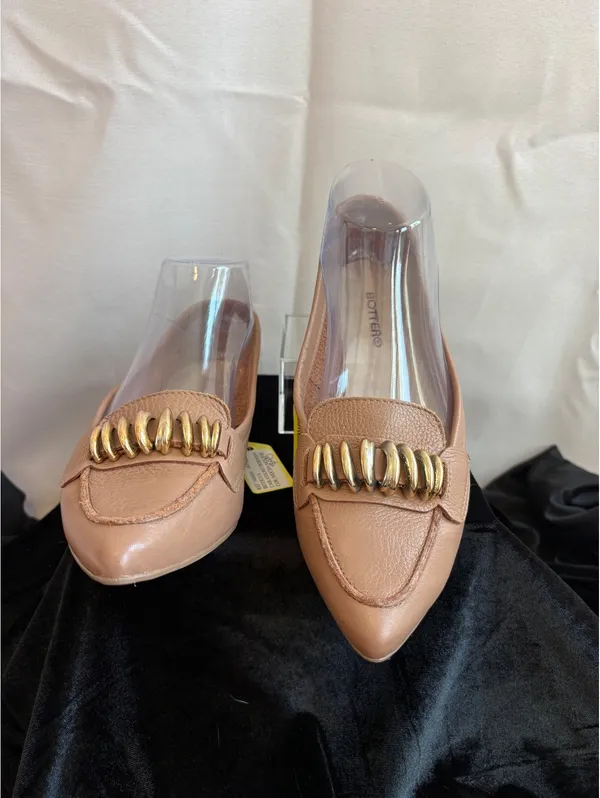 Bottero Women's Tan Leather Loafers with Gold Accent Size 6 - Image 2