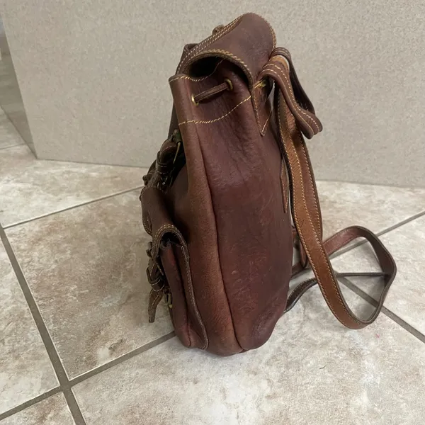 Roots x Enzo Angiolini VTG Leather Brown Buckle Drawstring Flap Backpack Purse‎ - Image 2