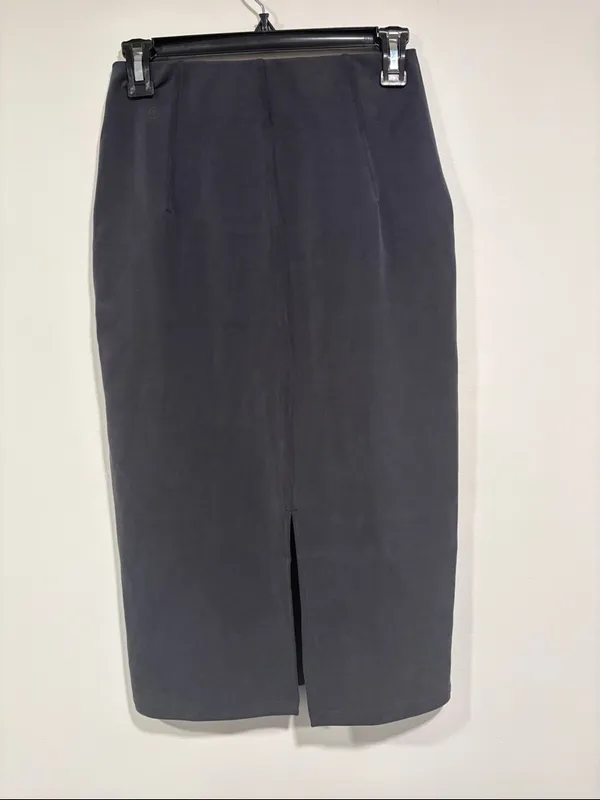 New without tags Lululemon Softstreme High-Rise Midi Skirt - Image 3