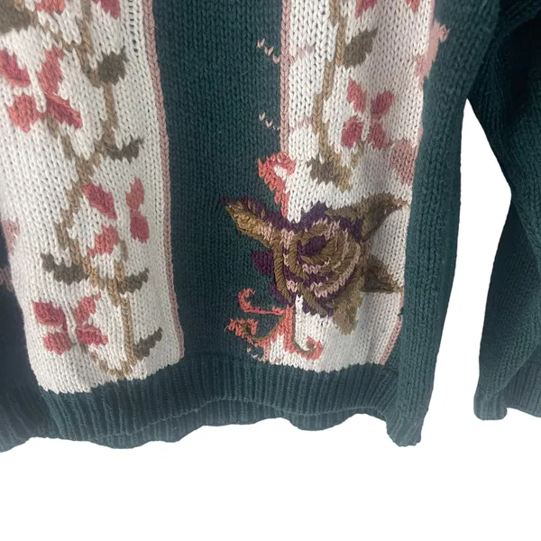 Shenanigans Vintage 90s Women's Size Medium Rose Floral‎ Crochet Green Sweater - Image 5