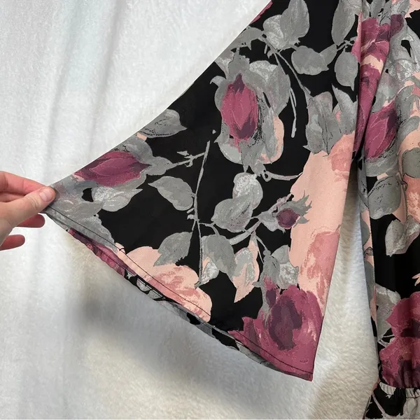 Lulus What’s Bloomin Bell Sleeve Black, Pink & Gray Floral‎ Romper Size S - Image 6