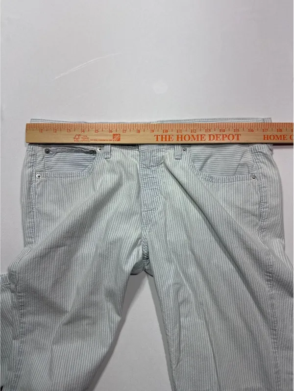 Levi’s Light Blue Pinstripe Boyfriend Jeans Size 30 - Comfy - Image 5