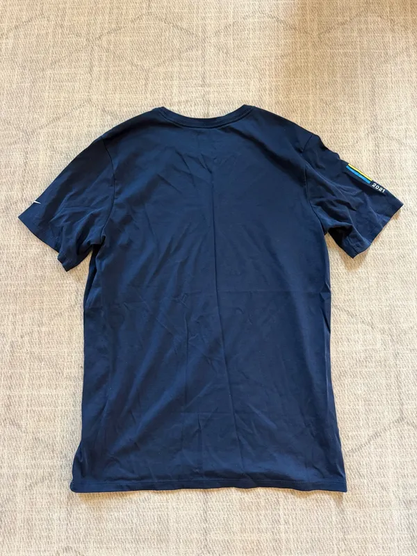 Nike Tempo Dri-Fit Logo Navy Performance Tee Medium - Image 2