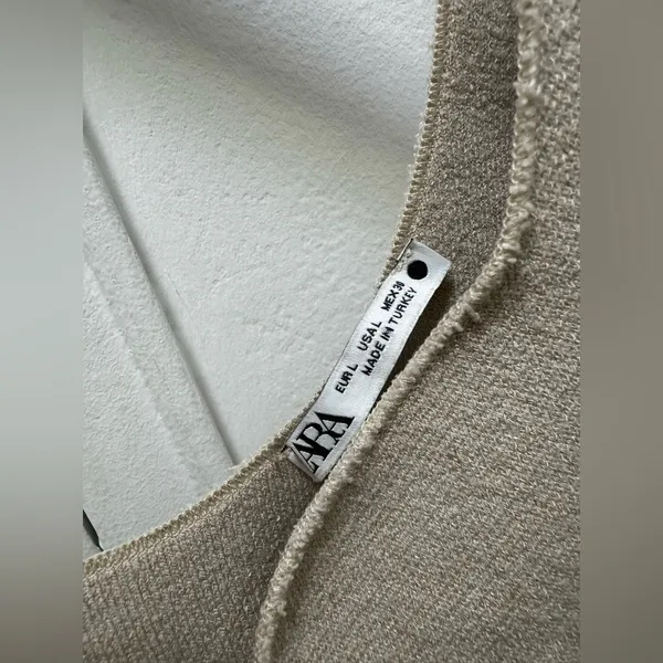 Zara Sweetheart Neckline Cropped Beige Tank Large - Image 2