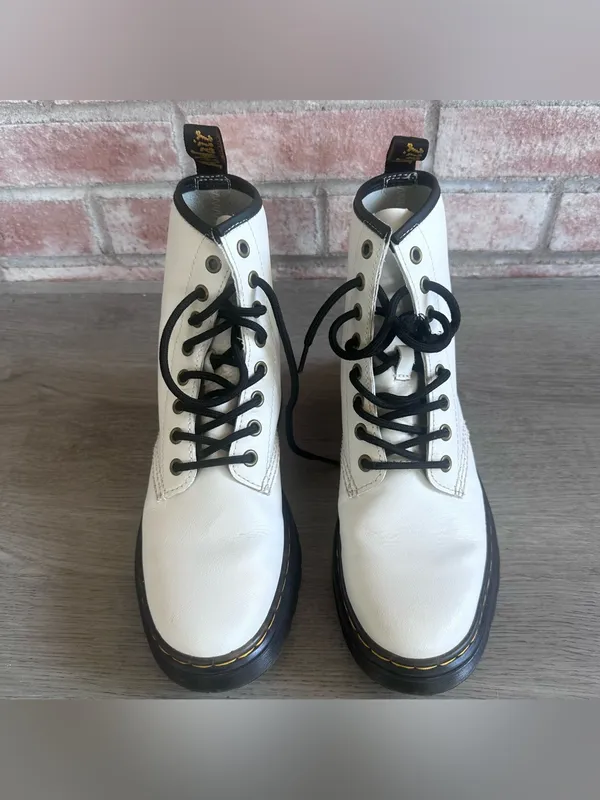Dr. Martens Zavala Lace Up Combat Boots White Women’s 7 White Leather Doc Ankle - Image 2