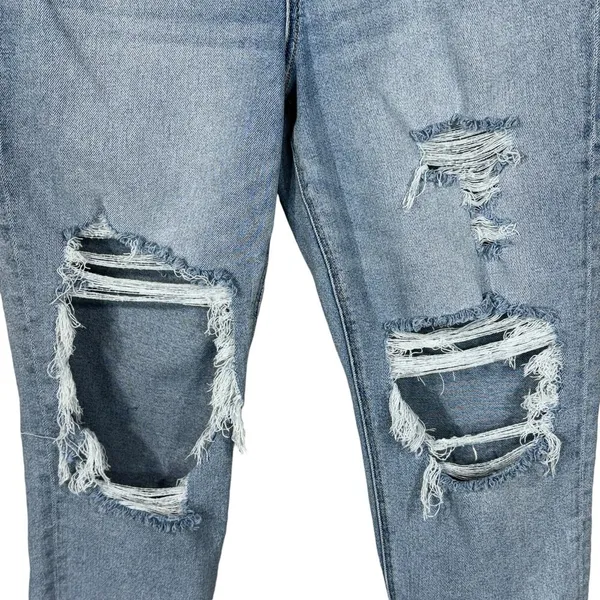 American Eagle SZ 10 SHORT Mom Jeans Distressed Hi-Rise Zip-Fly Light Wash Blue - Image 3