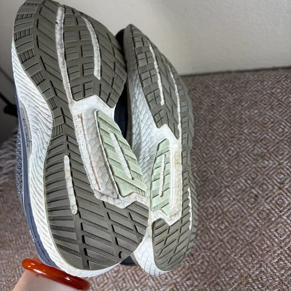 Saucony Triump 18 Running Athletic Lace Up Shoes Sz 9W Outdoor Running Gym - Image 8
