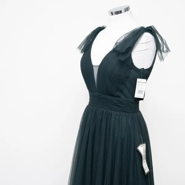 Betsy & Adam‎ - Hunter Green V-Neck Sleeveless Tulle Gown - Image 9