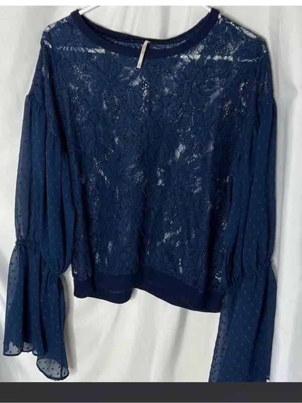 Free People Something Like Love Top size XS / SP. Navy blue. - Image 3