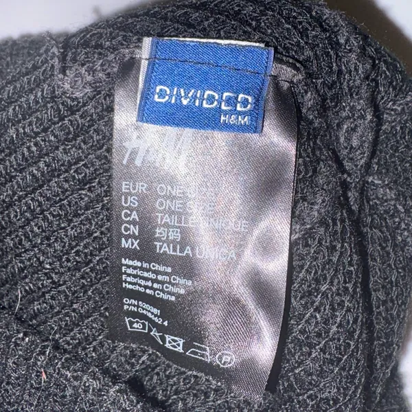 H&M Divided Black Beanie Hat - Image 3