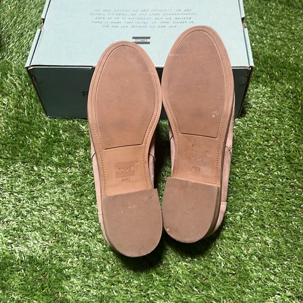 Tom’s ankle boots 7.5 - Image 5