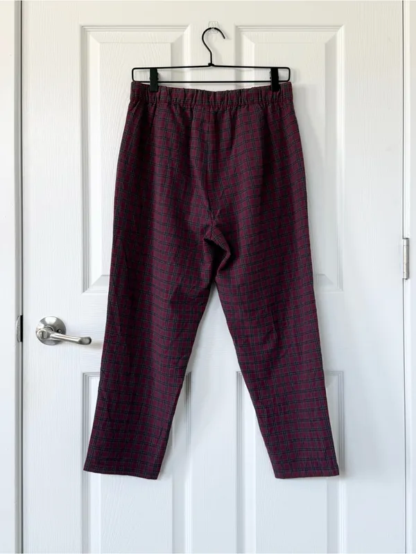 American Eagle Collegiate Academia Plaid Drawstring Pants in Red Burgundy & Blue - Image 2