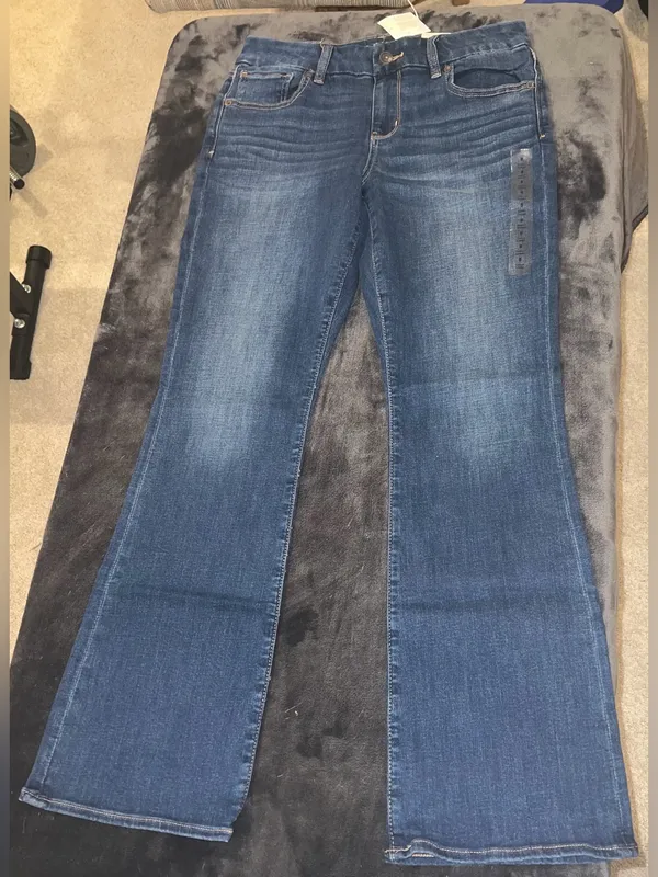 American Eagle Curvy Low Rise Kick Bootcut Next Level Stretch Jean Size 8 Short - Image 7
