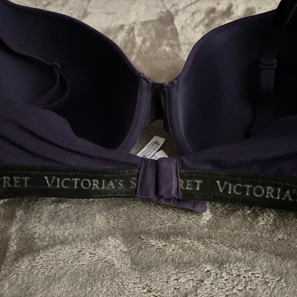 Victoria's Secret Deep Purple T-Shirt Bra Size 34DDD - Image 2