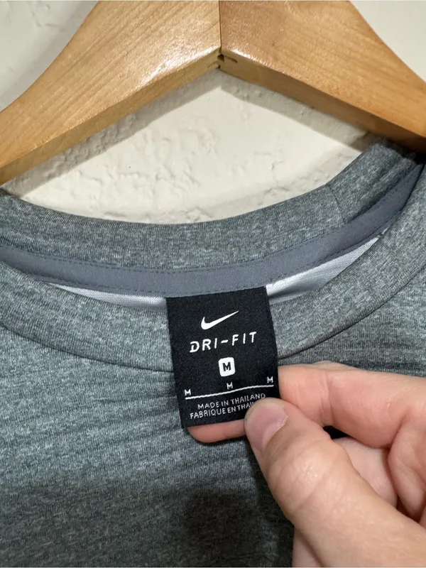 Nike Dri-FIT Heather Gray Ribbed Crewneck Sweatshirt "JUST" Hem Size Medium - Image 4