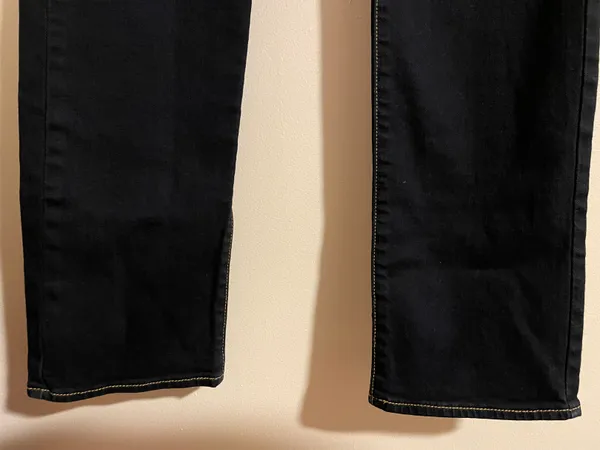American Eagle NEW Women’s Straight Dark Wash Denim Jeans - Image 2