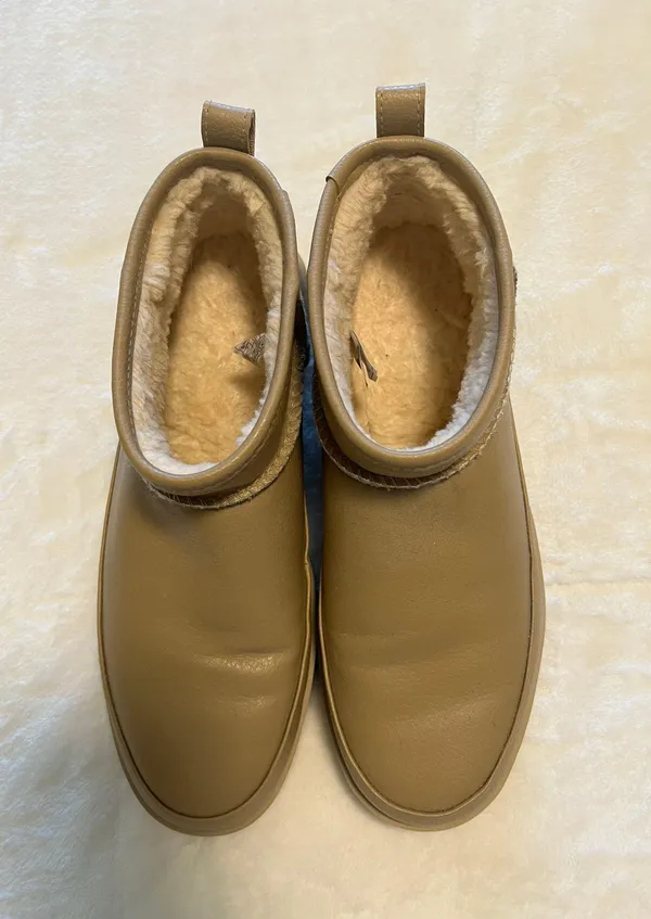 UGG Boots Mini - Image 6