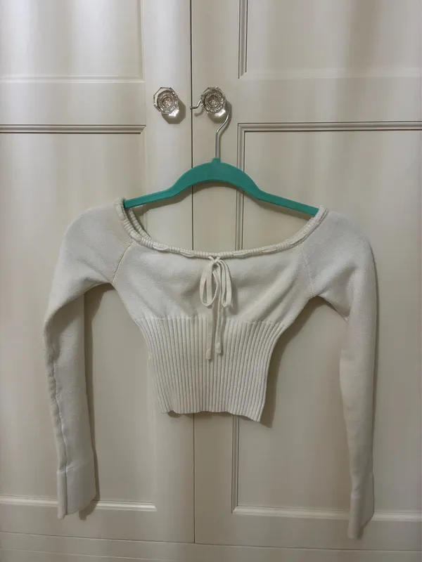 Edikted Off-The-Shoulder Top Long Sleeve - Image 4